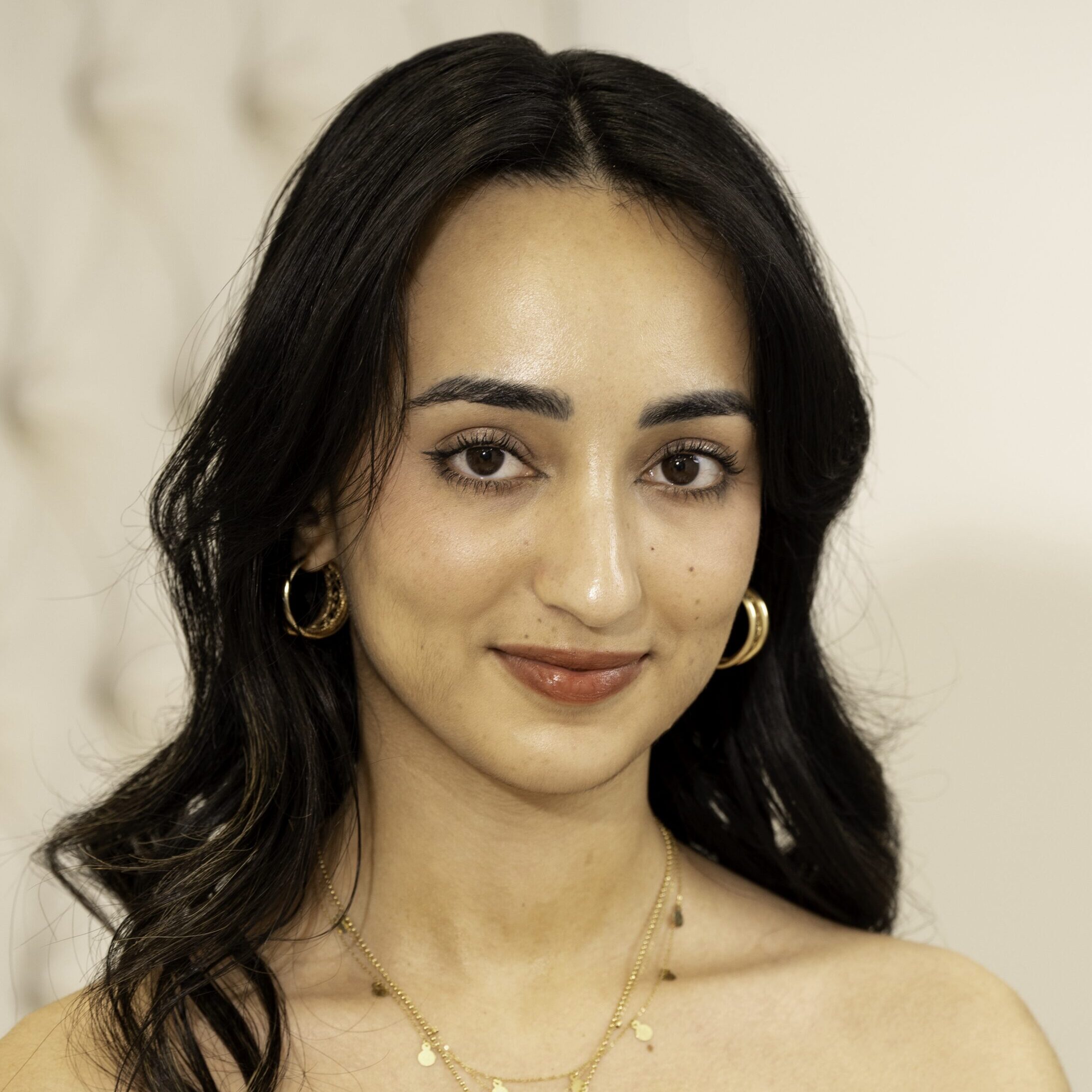 894aa1f7fca4-Amira